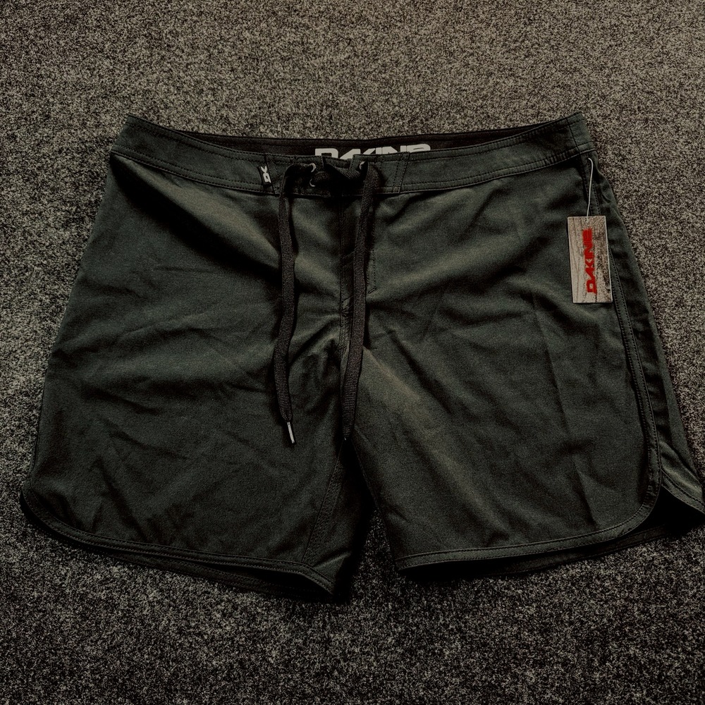 Dakine Hawaii FreeRide 7" Womens Black Board Shorts Size 33 NWT